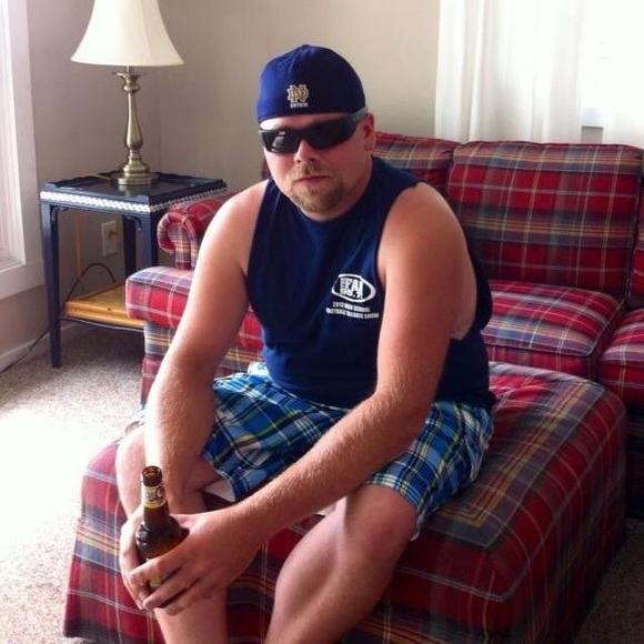 Profile Picture of Michael Dooms (@mddooms83) on Poshmark