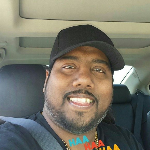 Profile Picture of Noel James (@sagfreaktrini) on Poshmark