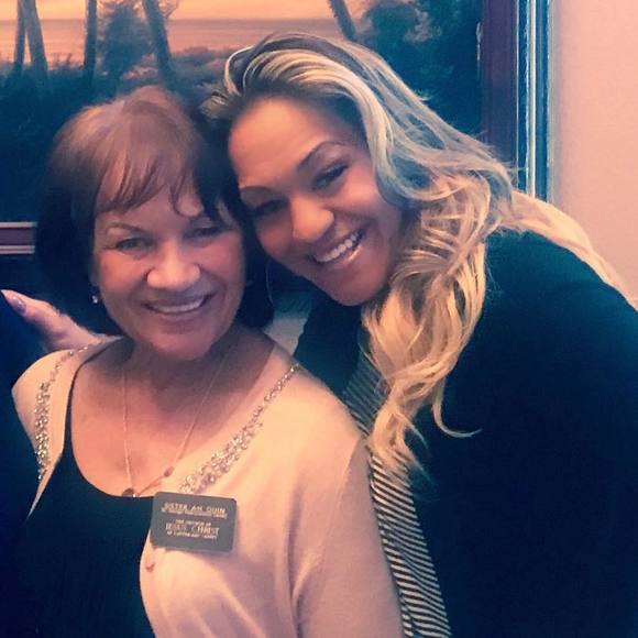 Profile Picture of Irene Ahquin (@irenepresser) on Poshmark