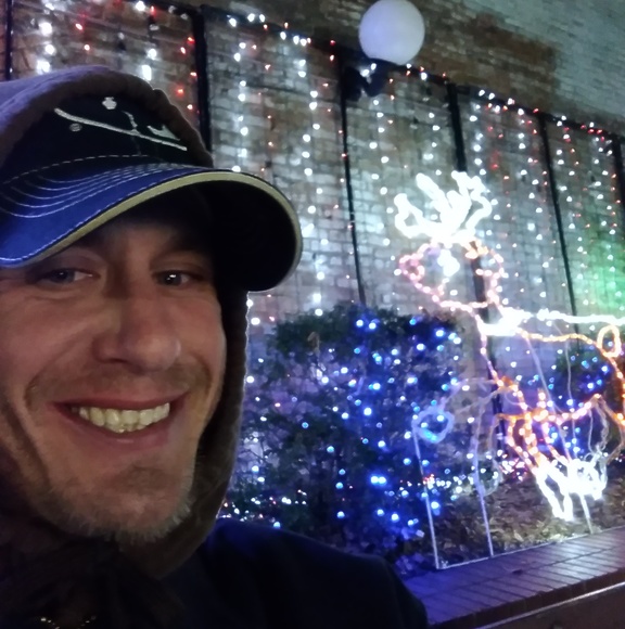 Profile Picture of Jason Depriest (@jasondepriest) on Poshmark
