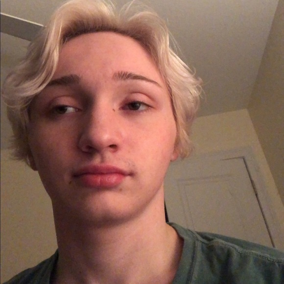 Profile Picture of Garrett Vaughn (@garrettryan22) on Poshmark