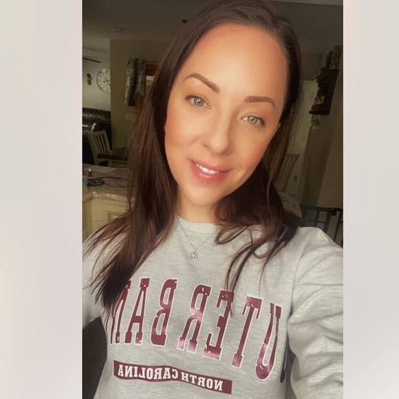 Profile Picture of Heather Baranyk (@heathermarley) on Poshmark