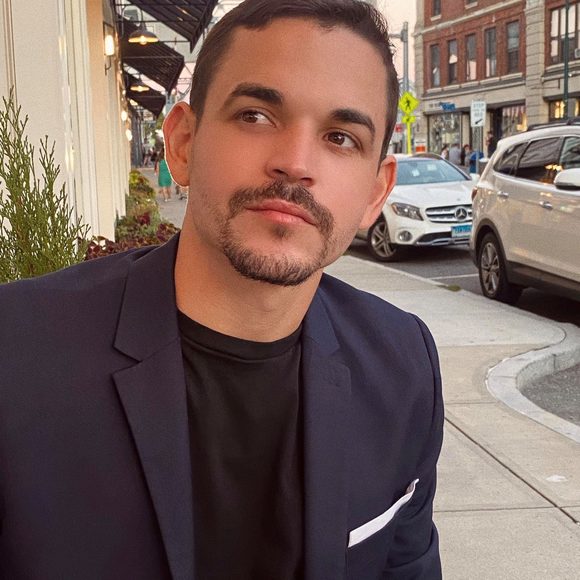 Profile Picture of Andrew Arroyo (@andrewap) on Poshmark