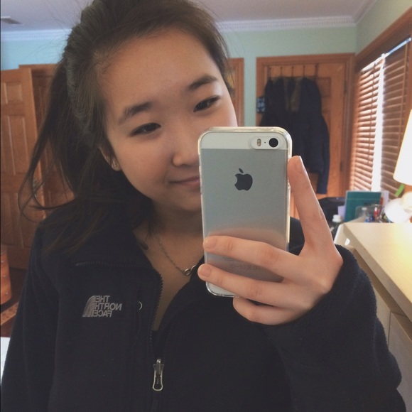 Profile Picture of Camille Kim (@camillekim) on Poshmark