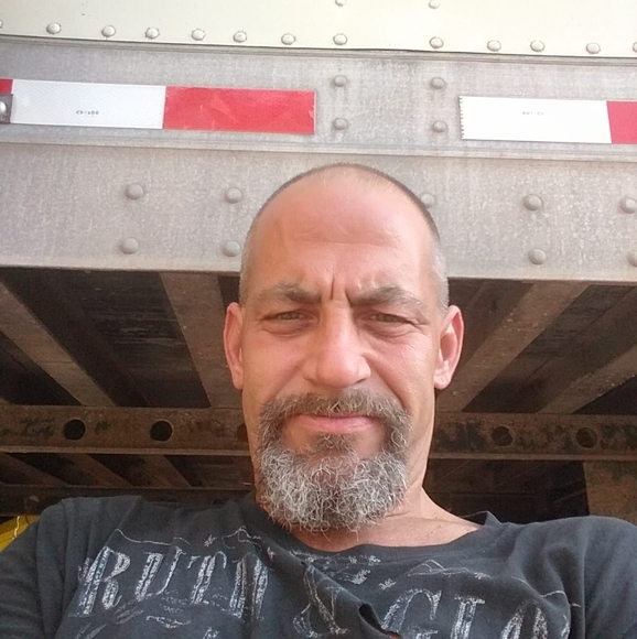 Profile Picture of Daniel Moore (@dm5325353) on Poshmark