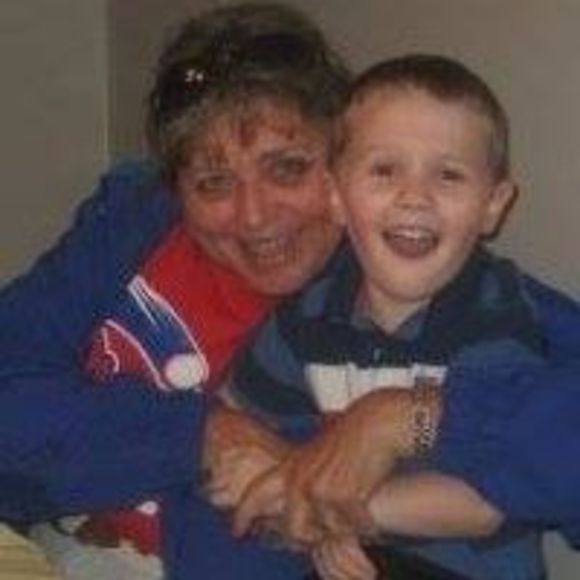 Profile Picture of Jeanne Metros (@jeannemetros) on Poshmark