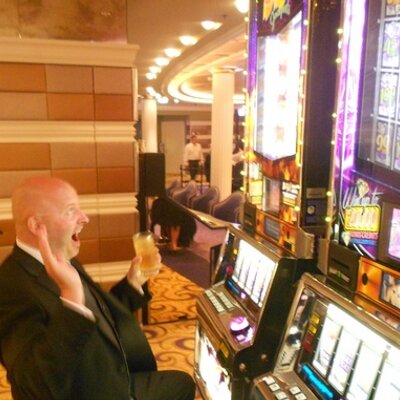Profile Picture of Tom Bohn (@_tbohn) on Twitter
