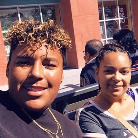 Profile Picture of Danielle Anderson (@tresalexis) on Poshmark