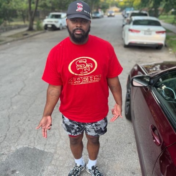 Profile Picture of Josephus Beal (@joenewton23) on Poshmark