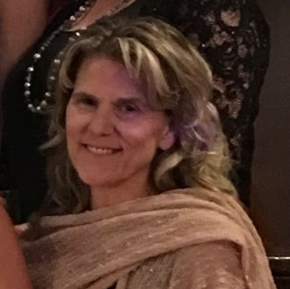 Profile Picture of Robin Valentine (@rlvalentine) on Poshmark