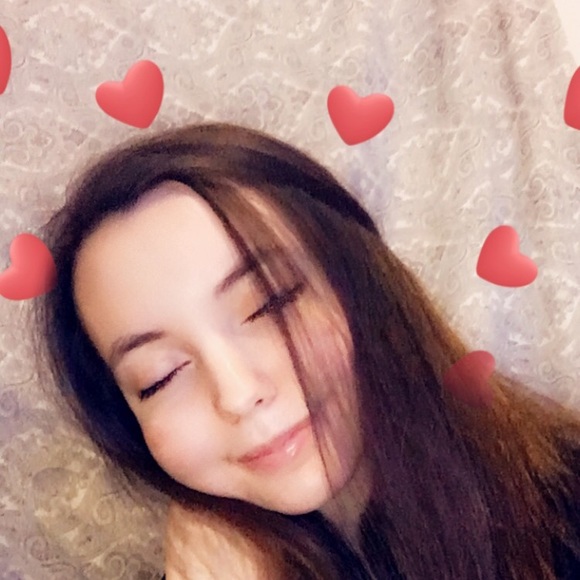 Profile Picture of Adrian Garrison (@adrianluella) on Poshmark