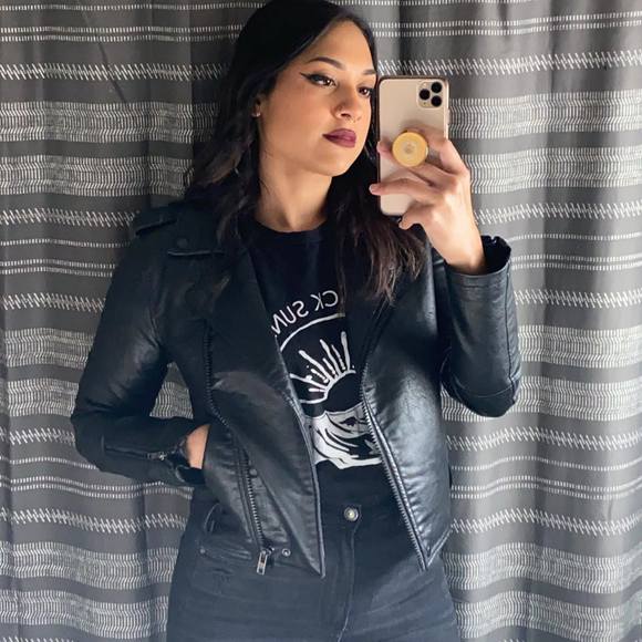 Profile Picture of Amarah Malik (@amarahdodson) on Poshmark