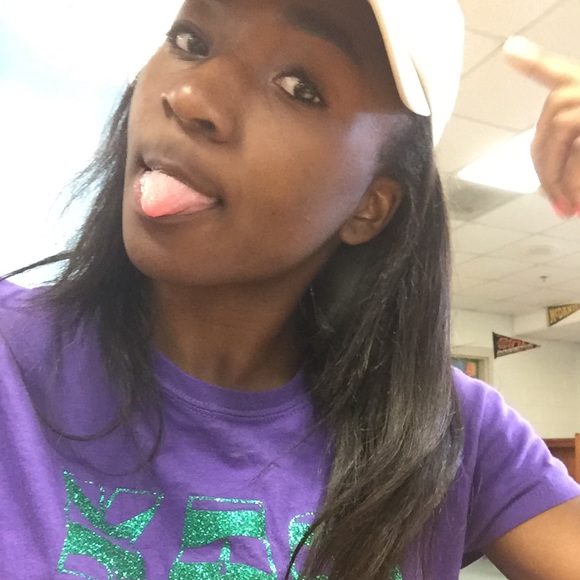 Profile Picture of Dorian Wallace (@dorianwallace) on Poshmark