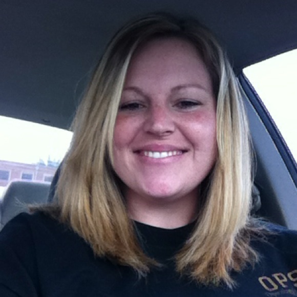 Profile Picture of Shelly Blake (@shebla1) on Poshmark