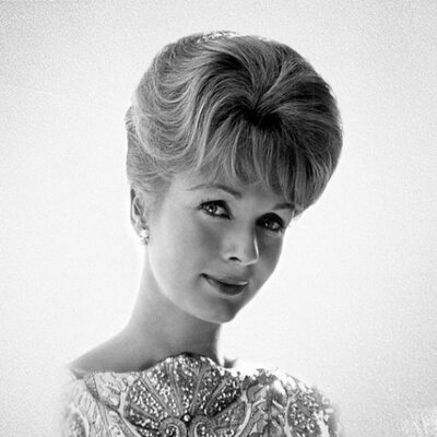 Profile Picture of Debbie Reynolds (@DebbieReynolds1) on Twitter