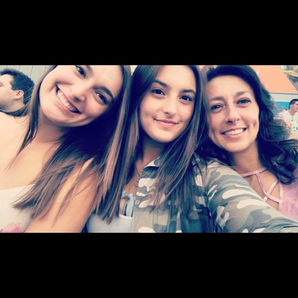 Melissa Rodick - Poshmark Profile Picture of Melissa Rodick (@mmrodick) on Poshmark