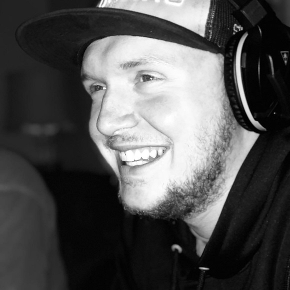 Profile Picture of Tyler Windham (@tylerwindham) on Poshmark