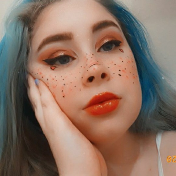 Profile Picture of Dinah Boyce (@dinahjane03) on Poshmark