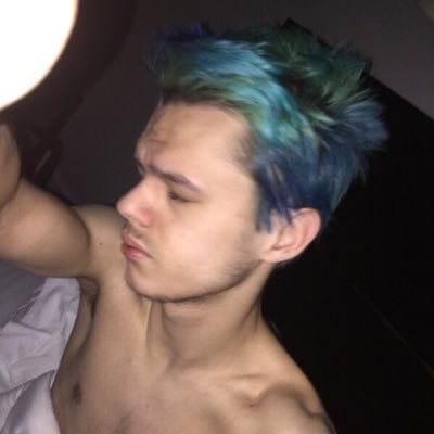 Profile Picture of Kyle (@Kyle_Grey_XL) on Twitter