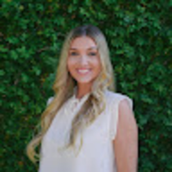 Profile Picture of Katherine Downs (@katherineldowns) on Poshmark