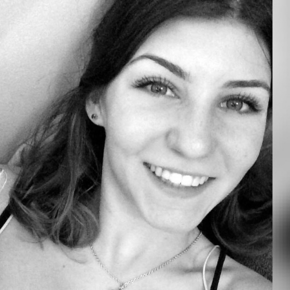 Profile Picture of Sarah Seber (@sarahseber) on Poshmark