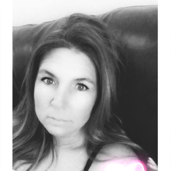 Profile Picture of Christine Cramblitt (@ccramblitt) on Poshmark