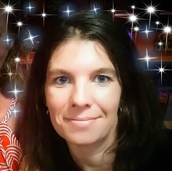 Profile Picture of Jessica Heaton (@jessicaheato339) on Poshmark