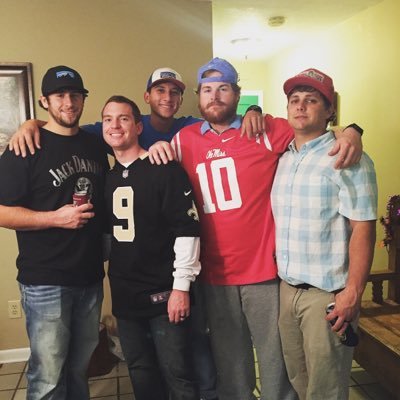 Profile Picture of Dustin Roberts (@DustinLR12) on Twitter