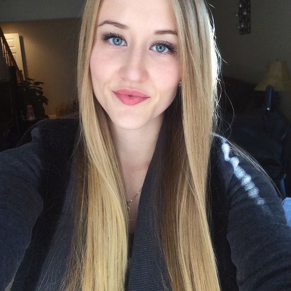 Profile Picture of Sam Small (@samtsmall710) on Poshmark