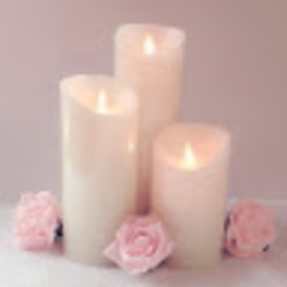 Profile Picture of Foxxy Cherubini (@teddysprkle) on Poshmark