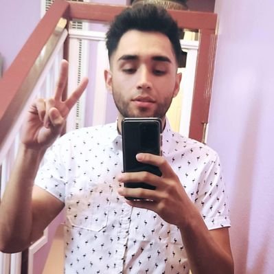 Profile Picture of Tall Handsome Vegan Dweeb (@DerekJacob_) on Twitter