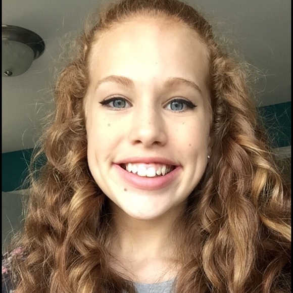 Profile Picture of Delaney Squyres (@squyresdrew827) on Poshmark