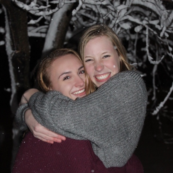 Profile Picture of Taylin Gerner (@taylingerner) on Poshmark