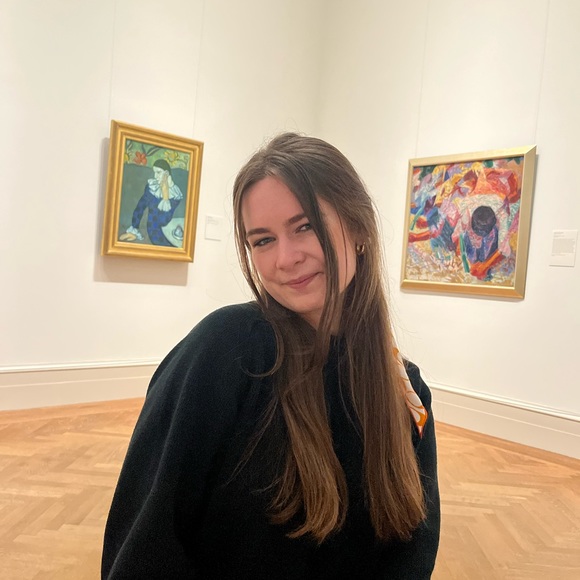 Profile Picture of Isabella Pilkey (@isabellapilkey) on Poshmark