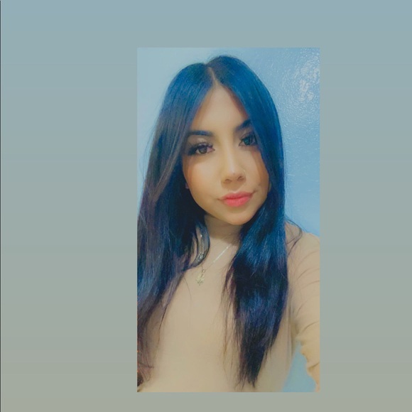Profile Picture of Brenda Castro (@shortbreee) on Poshmark
