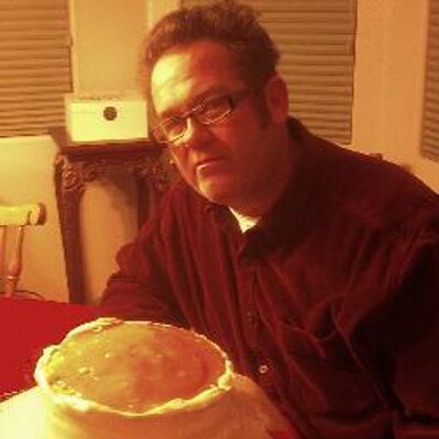 Profile Picture of James C. Foy (@JamezFoy) on Twitter