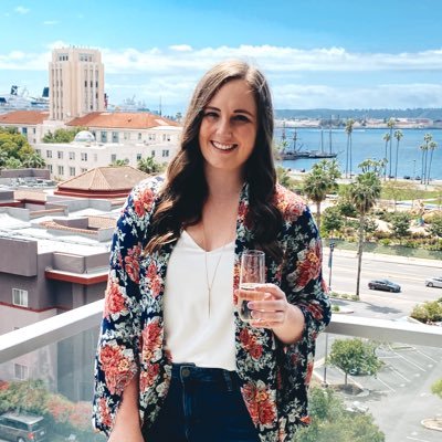 Profile Picture of Courtney (@court_warner) on Twitter