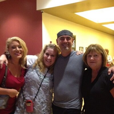 Profile Picture of Tony Krasinski (@TonyKraz) on Twitter