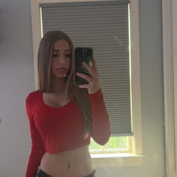 Profile Picture of Jordan Conefrey (@jordanconefrey) on Poshmark