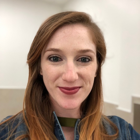 Profile Picture of Amber Ehardt (@amberehardt) on Poshmark