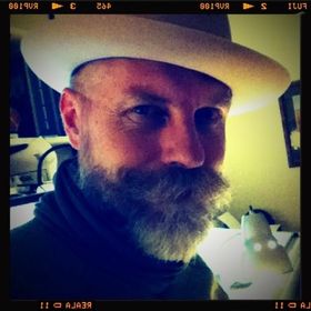Profile Picture of darren thomas (@dthomasdesign) on Pinterest