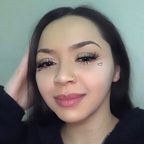 Profile Picture of Adrianna Phelps (@adriannnaphelps) on Poshmark