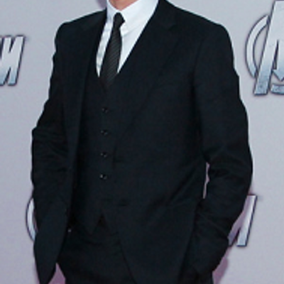 Profile Picture of Tom's Black Suit (@TomsBlackSuit) on Twitter