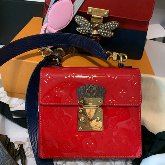 Yevgeniya R - Poshmark Profile Picture of Yevgeniya R (@yevgeniyarakler) on Poshmark