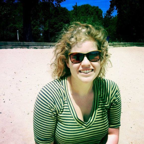 Profile Picture of Sarah Swarzman (@sarieb19) on Poshmark
