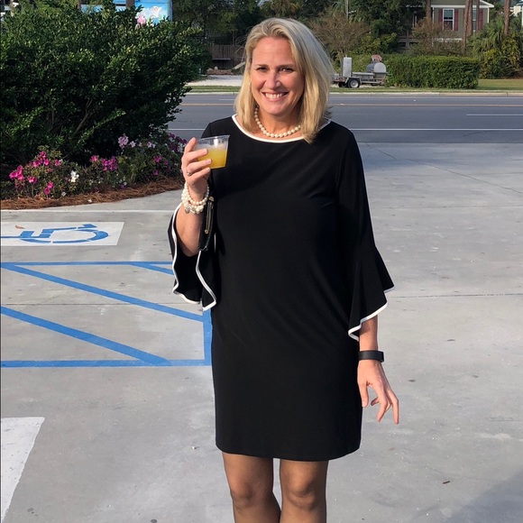 Profile Picture of Lisa Schweiger (@las1971) on Poshmark