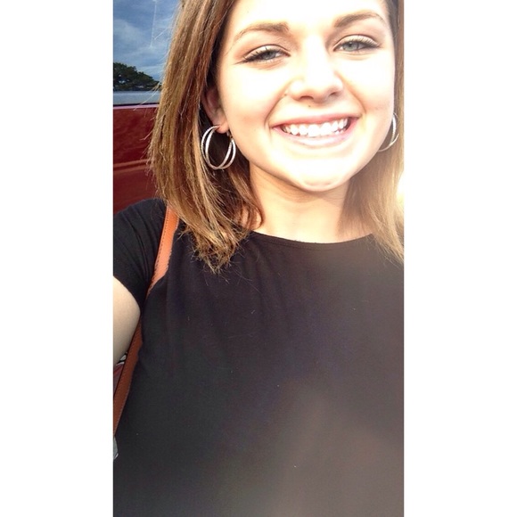 Profile Picture of Hannah Trapp (@xoxox__hannah) on Poshmark