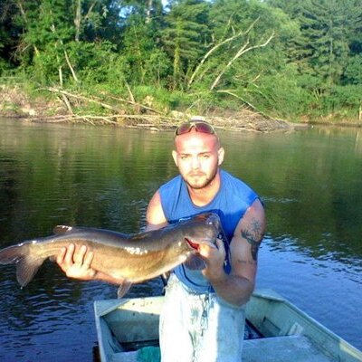 Profile Picture of Derek Kwiatkowski (@dboiufc) on Twitter
