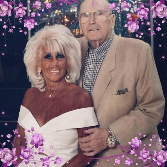 Profile Picture of Robyn g Wolowitz (@robyngw1853) on Poshmark