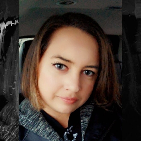 Profile Picture of Cathy Robertson (@csrbrtsn1018) on Poshmark